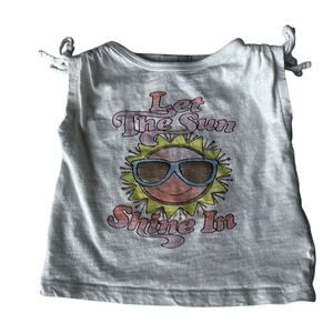 Peek graphic tee